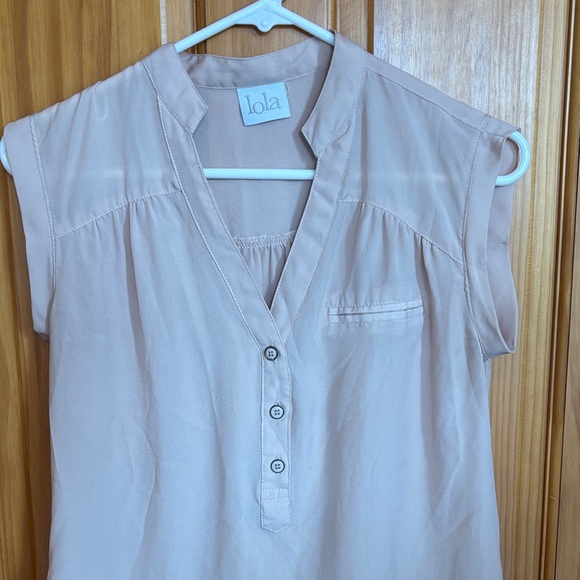 Lola Women's Blouse in Soft Beige - Picture 3 of 8